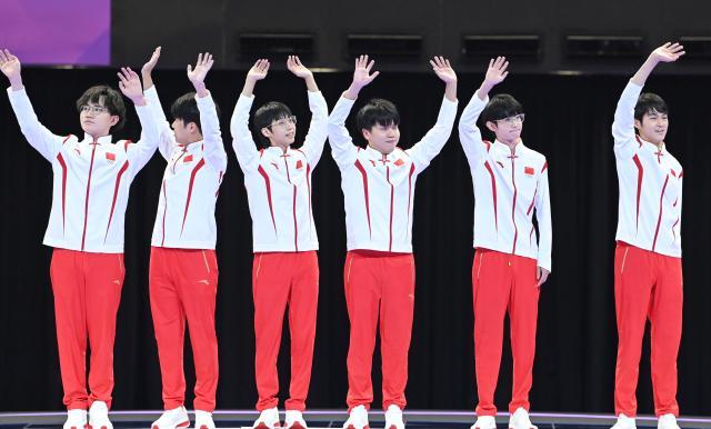 开云在线-26日总结：电子竞技历史首金 黄雨婷成首位三金王